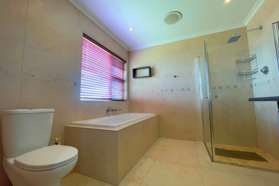 7 Bedroom Property for Sale in Sunset Beach Western Cape